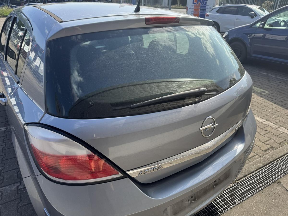 Opel Astra H original Heckklappe mit Heckscheibe Z163 Lichtsilber Flie&szlig;heck Bj.2006